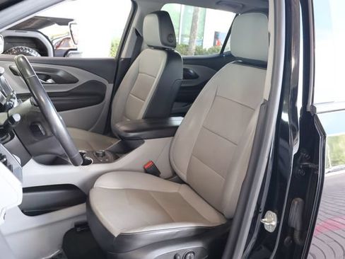 Used 2022 GMC Terrain SLT w/ Infotainment Package II FWD image 14
