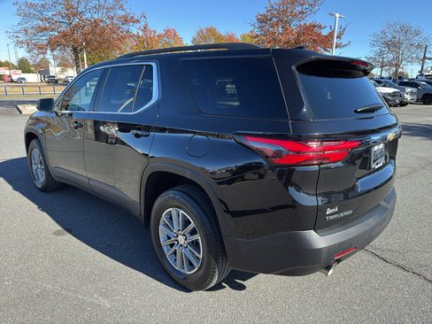 Used 2023 Chevrolet Traverse LT image 5