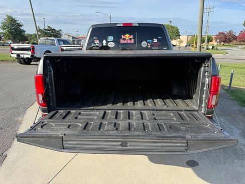 Used 2019 Ford F150 Lariat w/ Equipment Group 502A Luxury AWD/4WD image 12