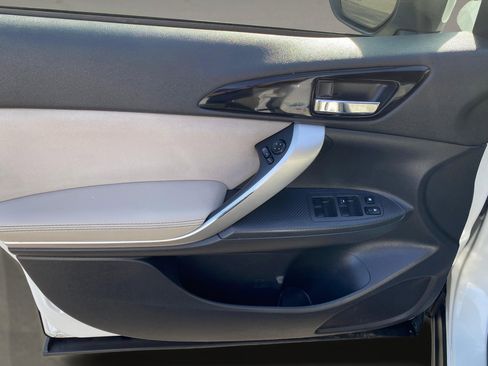 Used 2018 Mitsubishi Eclipse Cross SEL image 19