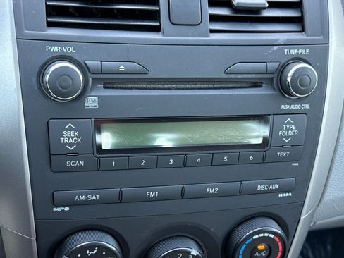 Used 2012 Toyota Corolla image 20