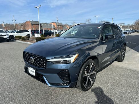 Used 2023 Volvo XC60 B5 Ultimate w/ Climate Package image 5
