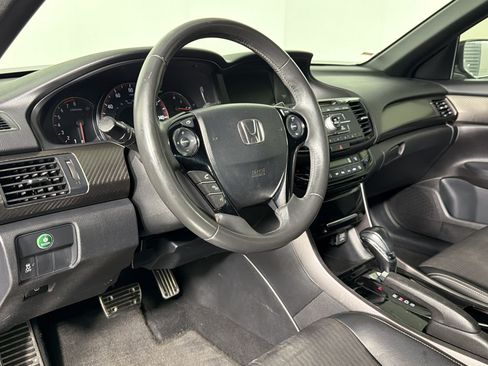Used 2016 Honda Accord Sport image 3