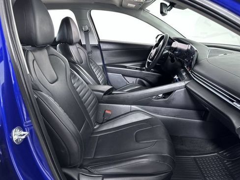 Used 2025 Hyundai Elantra Limited FWD image 29