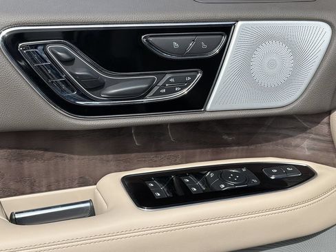 Used 2023 Lincoln Navigator Reserve AWD/4WD image 24