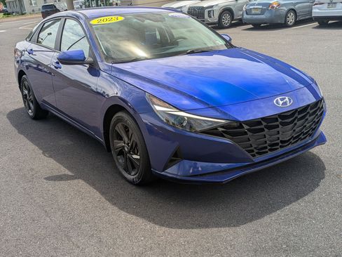 Certified 2023 Hyundai Elantra SEL FWD image 3
