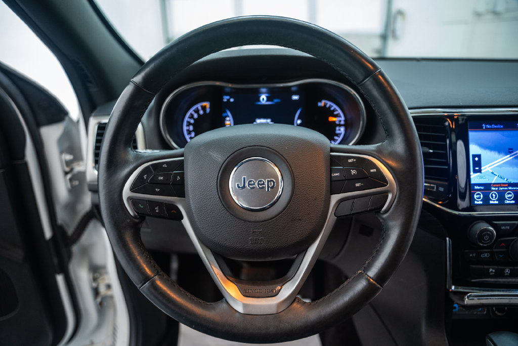 Used 2019 Jeep Grand Cherokee Altitude AWD/4WD image 31