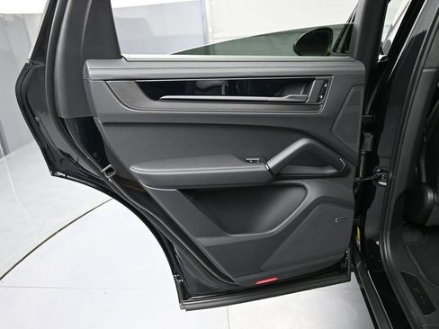 New 2026 Porsche Cayenne GTS AWD/4WD image 24