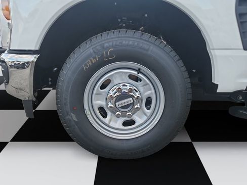 New 2026 Ford F250 XL w/ XL Chrome Package image 14