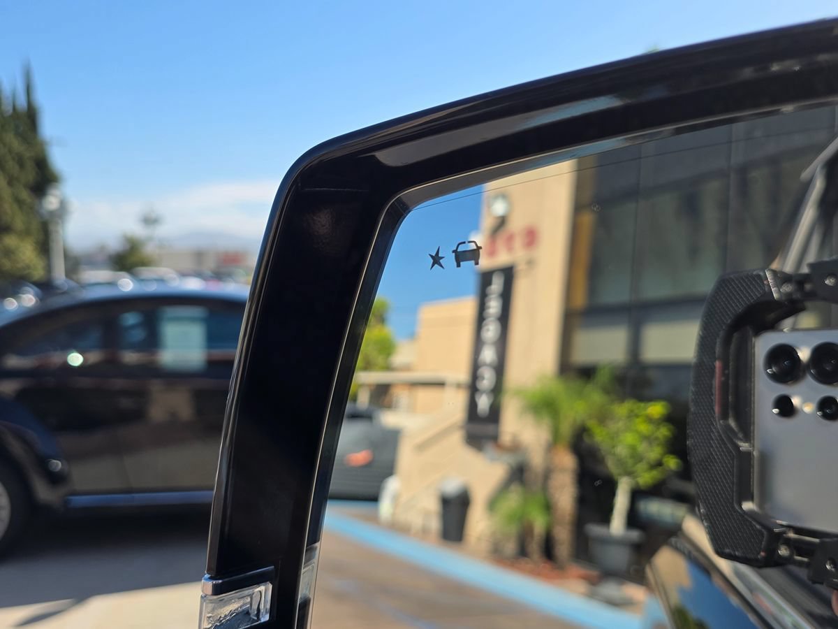 Used 2018 Cadillac Escalade Luxury RWD image 34