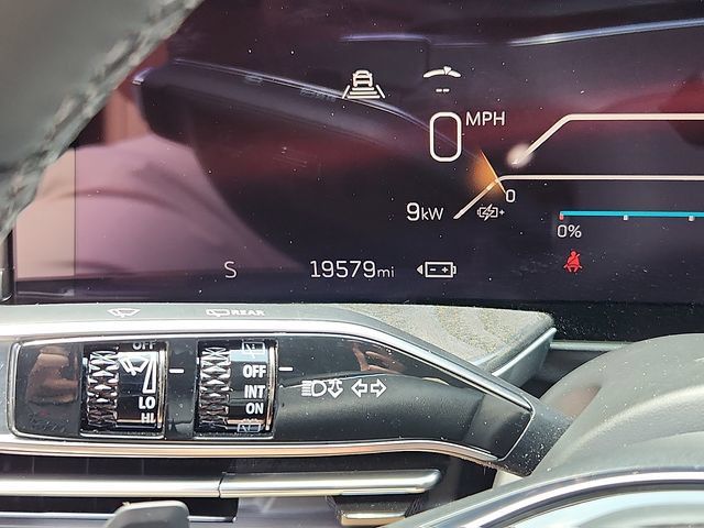 Certified 2025 Cadillac Escalade IQ Luxury 2 AWD/4WD image 19