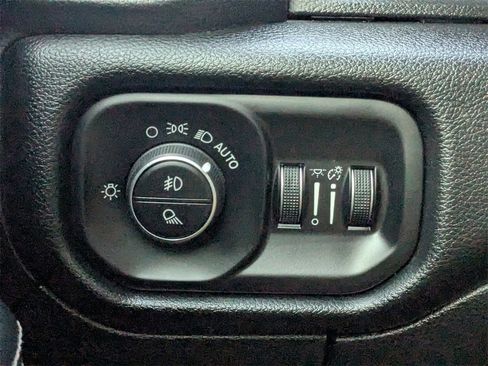 Used 2020 RAM 1500 Laramie image 22