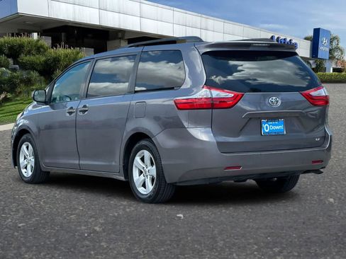 Used 2015 Toyota Sienna LE FWD image 7