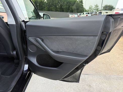 Used 2023 Tesla Model Y Long Range AWD/4WD image 16