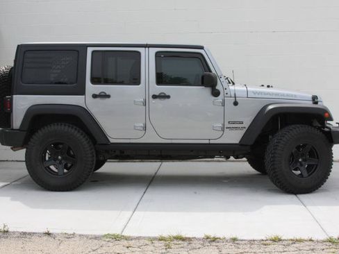 Used 2017 Jeep Wrangler Unlimited Sport w/ Quick Order Package 24S AWD/4WD image 17