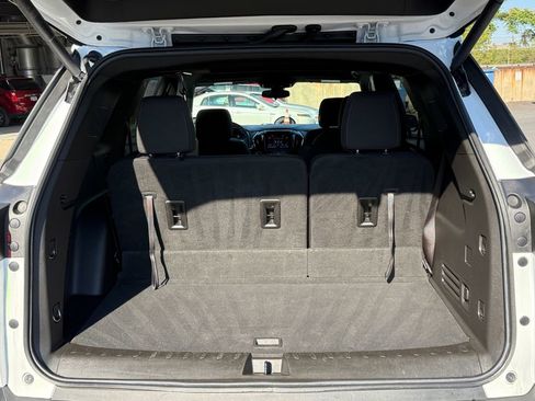 Used 2023 Chevrolet Traverse LT AWD/4WD image 27