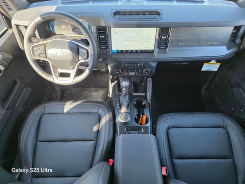 New 2025 Ford Bronco Badlands image 15