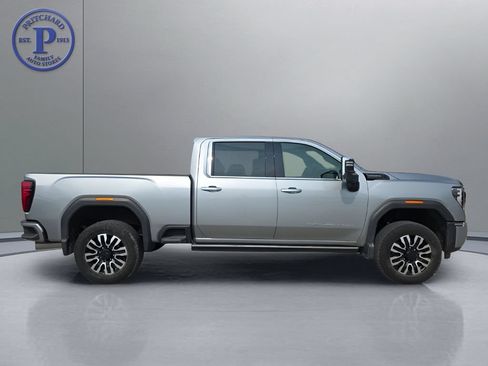 Used 2025 GMC Sierra 3500 Denali Ultimate AWD/4WD image 8