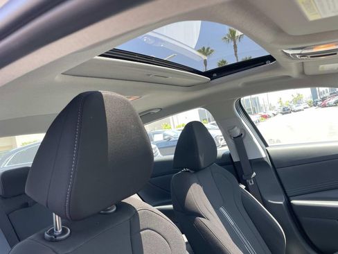 Used 2024 Hyundai Elantra SEL FWD image 29