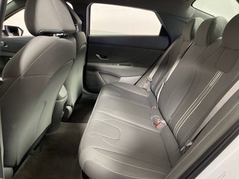 Certified 2026 Hyundai Elantra Hybrid FWD image 13