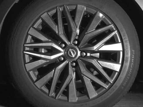 Used 2025 Nissan Altima 2.5 SV image 12