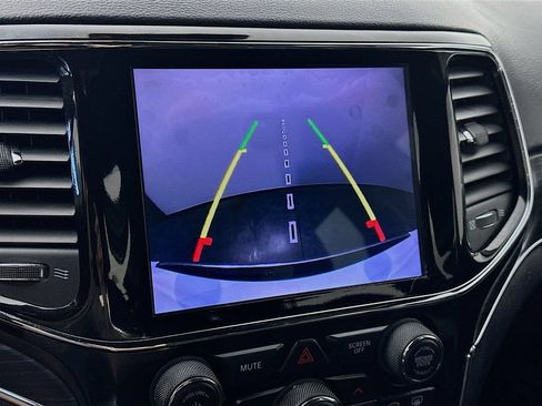 Used 2019 Jeep Grand Cherokee Limited RWD image 20