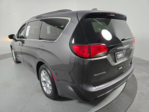 Used 2019 Chrysler Pacifica Touring Plus w/ Tire & Wheel Group FWD image 6