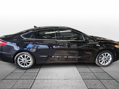 Used 2020 Ford Fusion SE FWD image 4