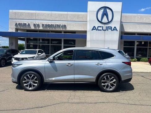 Used 2023 Acura MDX SH-AWD w/ Technology Package image 2