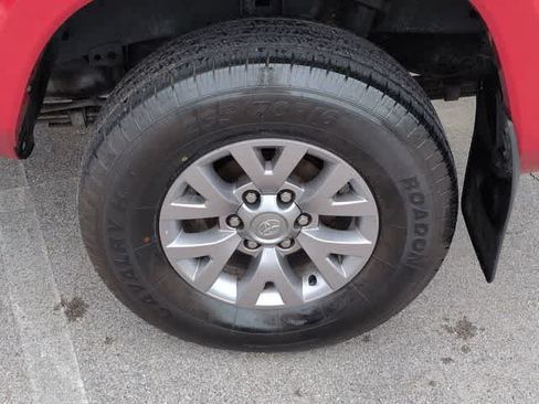 Used 2017 Toyota Tacoma SR5 w/ Tow Package AWD/4WD image 14