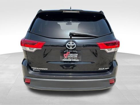 Used 2019 Toyota Highlander XLE AWD/4WD image 6
