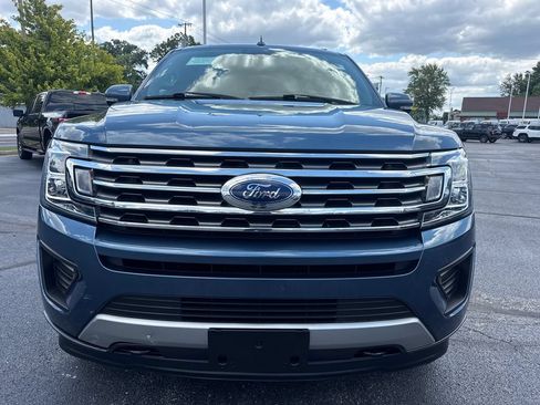Used 2019 Ford Expedition XLT w/ Equipment Group 202A AWD/4WD image 3
