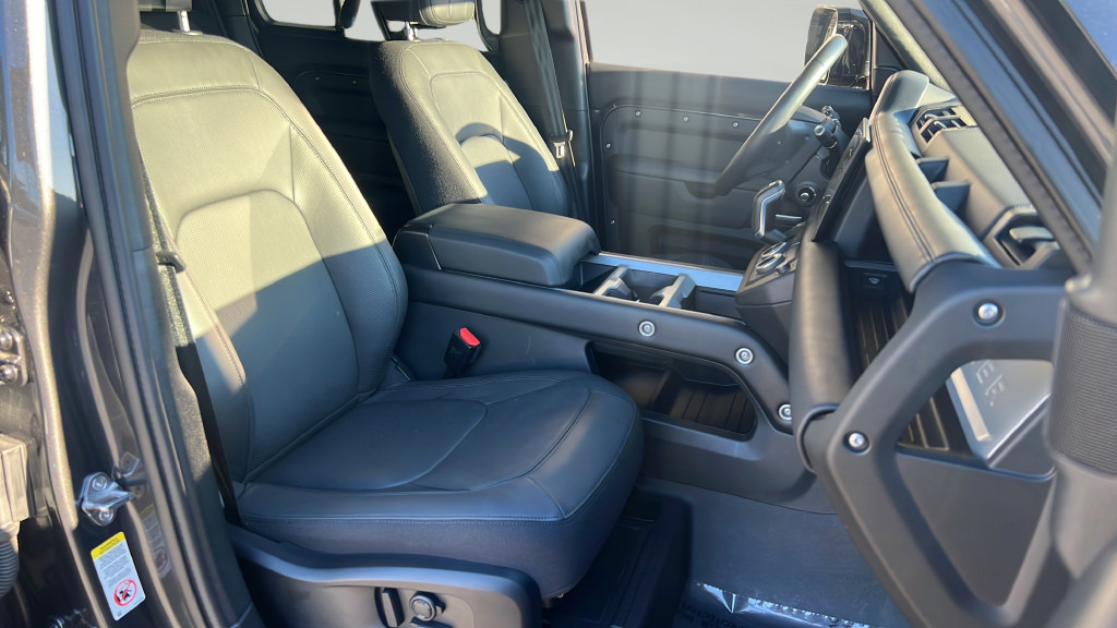 Used 2025 Land Rover Defender 110 X AWD/4WD image 20