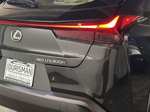 New 2026 Lexus UX 300h AWD image 8
