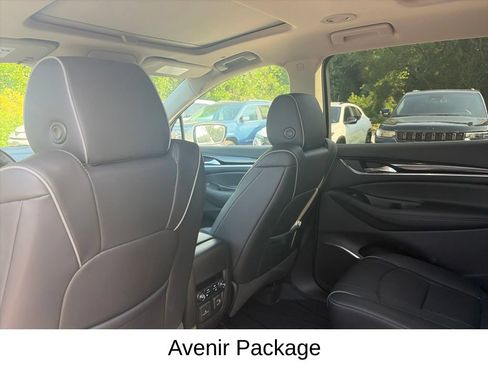 Used 2021 Buick Enclave Avenir w/ Avenir Technology Package AWD/4WD image 12