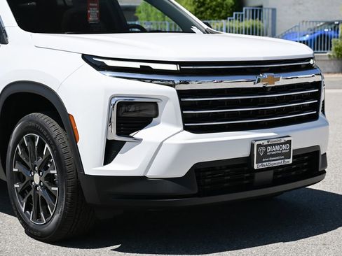 New 2026 Chevrolet Traverse LT w/ Sun and Wheel Package FWD image 9