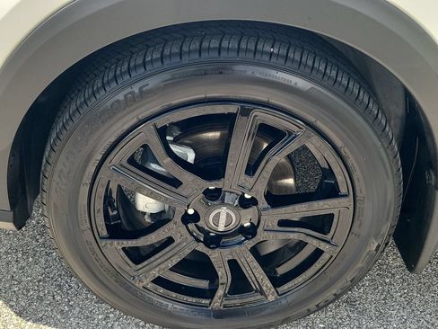 Used 2024 Nissan Kicks SR FWD image 7