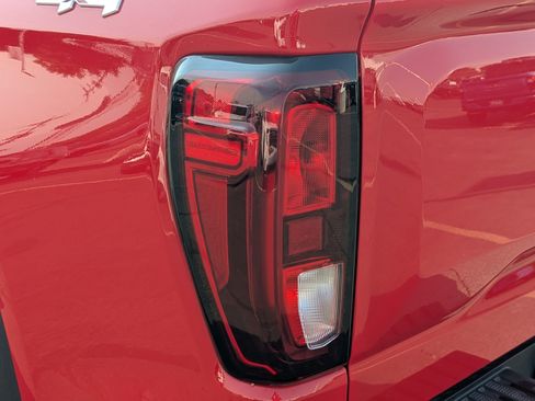 Used 2024 GMC Sierra 1500 Elevation w/ Preferred Package AWD/4WD image 11
