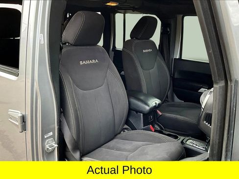 Used 2016 Jeep Wrangler Unlimited Sahara w/ Connectivity Group image 7