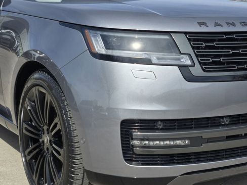 Used 2023 Land Rover Range Rover SE image 12