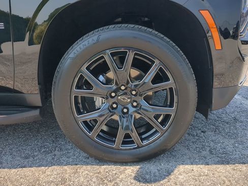 Used 2025 Chevrolet Tahoe LT w/ Comfort Package image 9