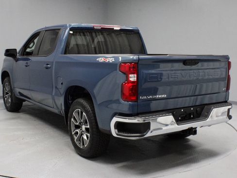 Used 2024 Chevrolet Silverado 1500 LT AWD/4WD image 8