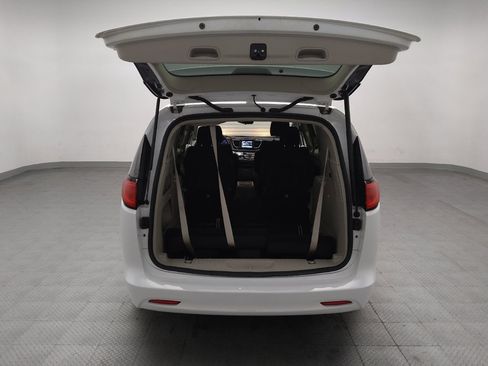 Used 2024 Chrysler Voyager LX FWD image 29