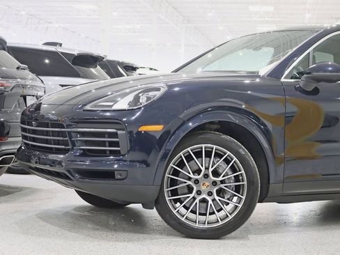 Used 2023 Porsche Cayenne AWD/4WD image 2