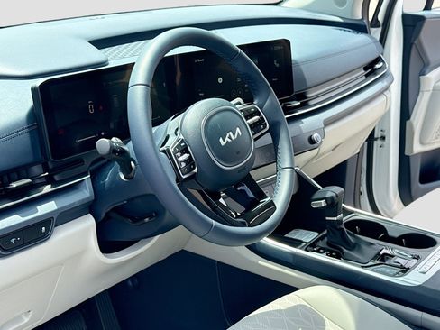 New 2026 Kia Carnival EX FWD image 4