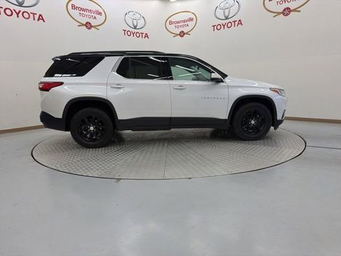 Used 2020 Chevrolet Traverse LT FWD image 3