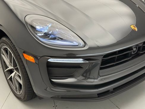 Used 2025 Porsche Macan AWD/4WD image 51