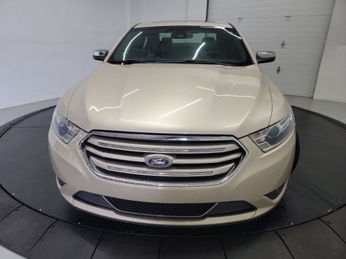 Used 2017 Ford Taurus Limited FWD image 2