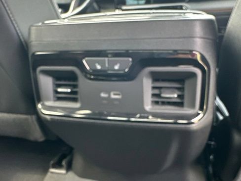 Used 2024 GMC Sierra 1500 AT4 w/ Technology Package AWD/4WD image 13