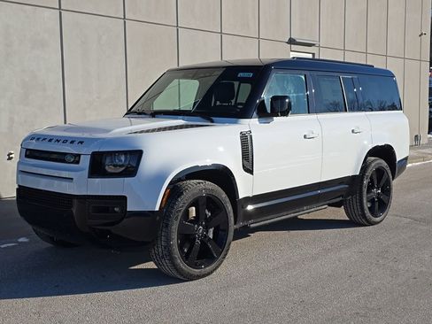 New 2025 Land Rover Defender 130 X-Dynamic SE AWD/4WD image 1